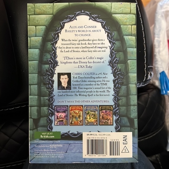 THE Land of Stories - The Wishing Spell by Chris Colfer Paperback book - Picture 2 of 3